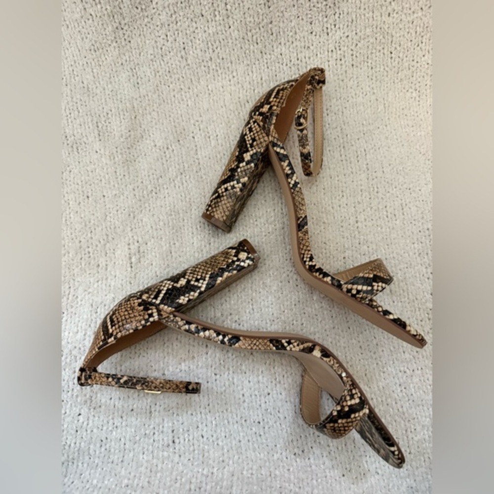 NWOB Lulu’s Taylor Tan Snake Print Ankle Strap Block‎ Heels - 10 - Picture 7 of 14